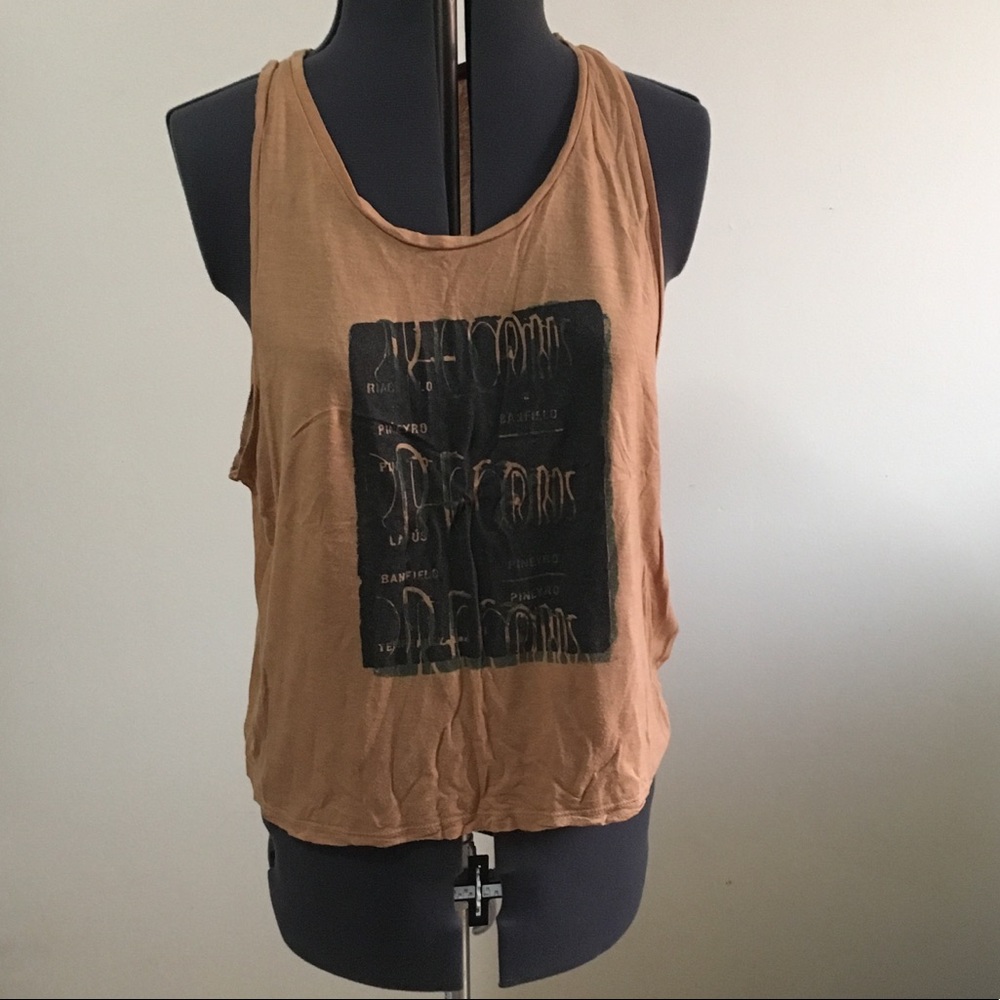 Graphic tank